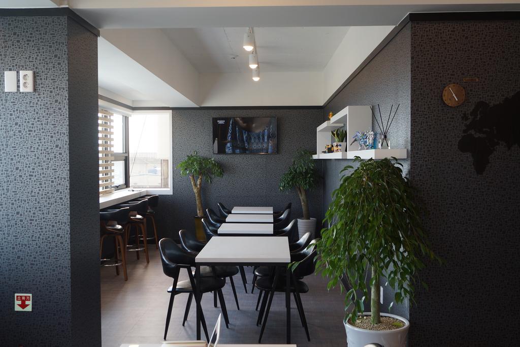 Mozzihostel Busan Station Екстериор снимка