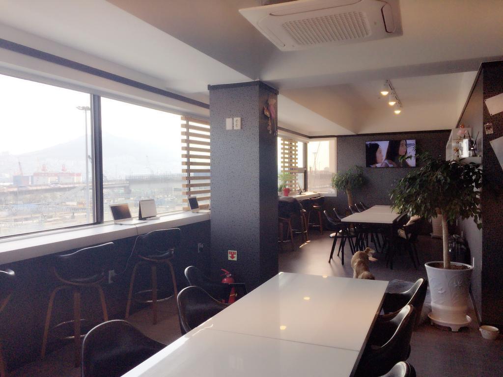 Mozzihostel Busan Station Екстериор снимка