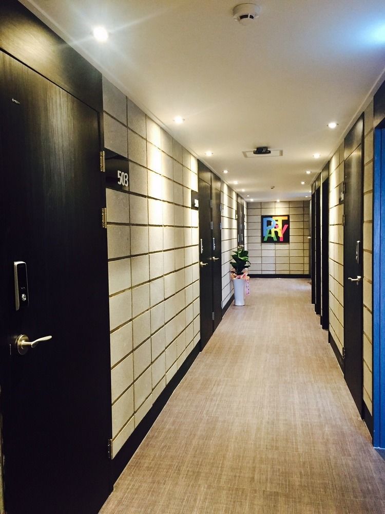 Mozzihostel Busan Station Екстериор снимка