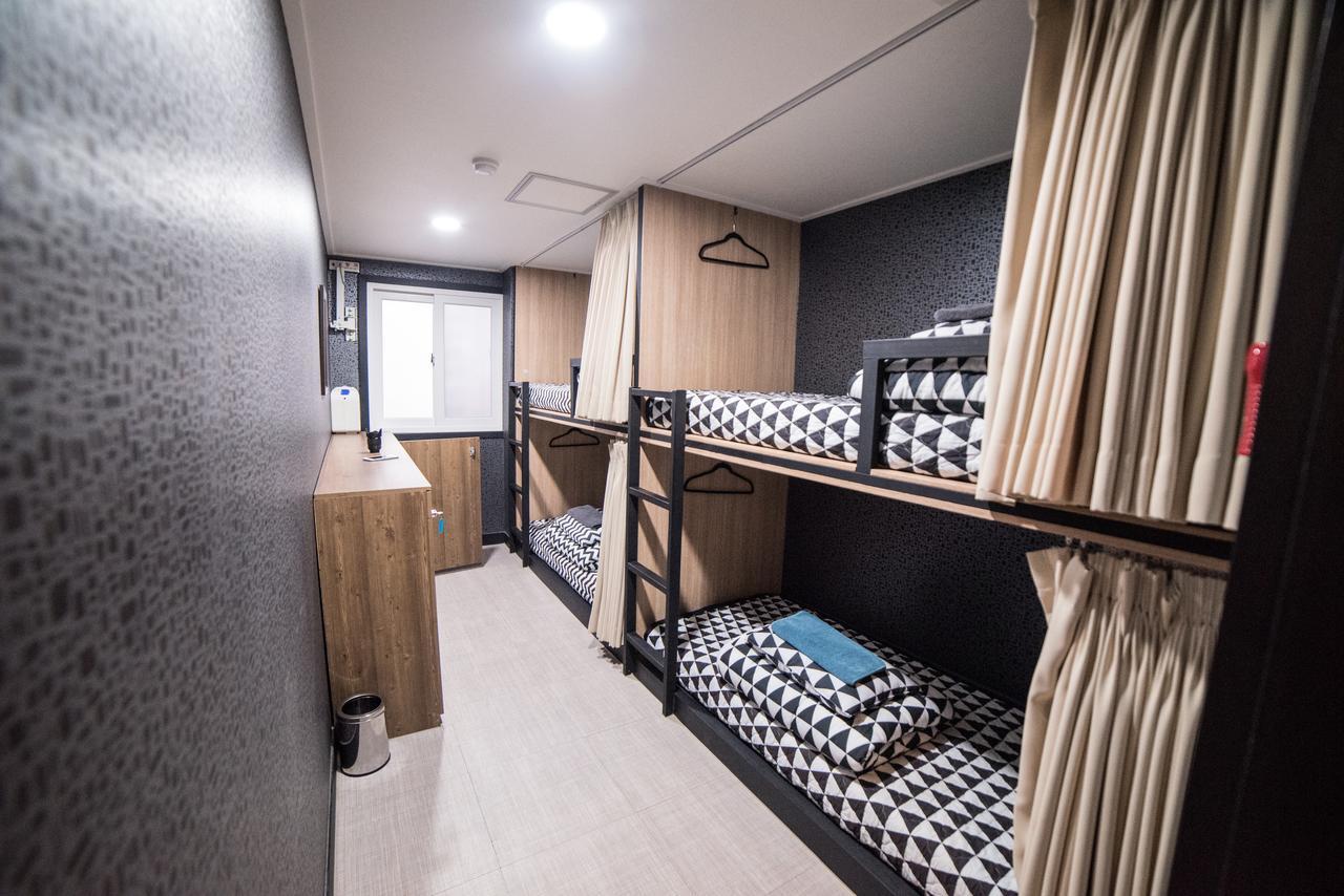 Mozzihostel Busan Station Екстериор снимка