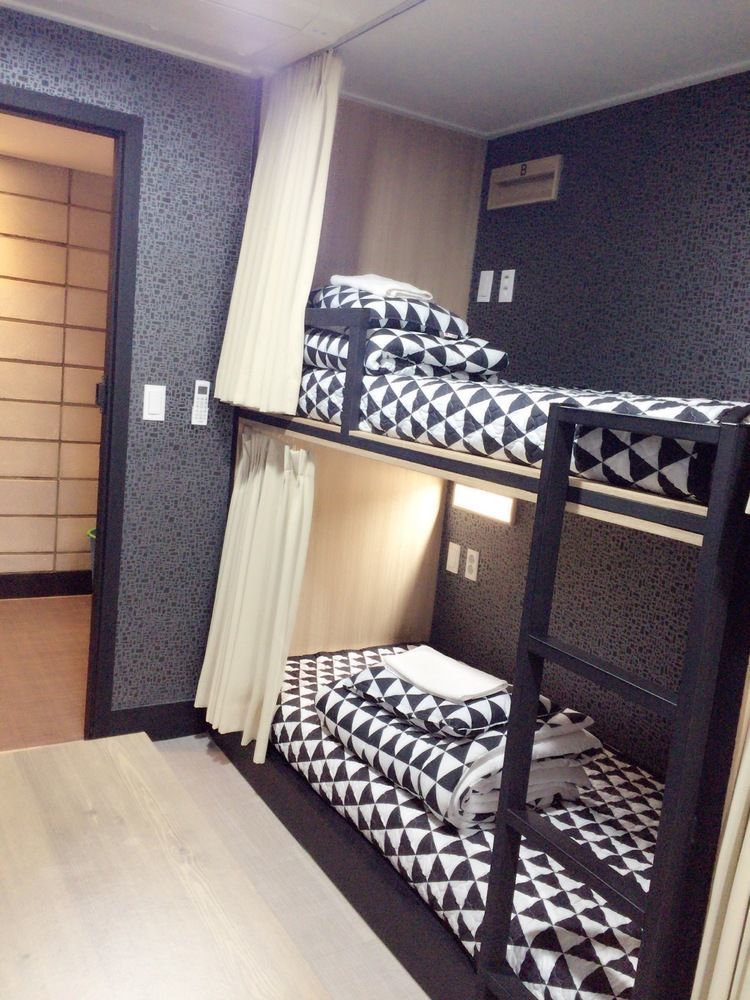 Mozzihostel Busan Station Екстериор снимка